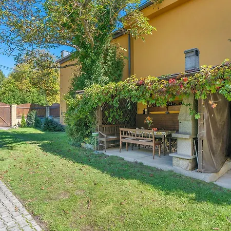 By Interhome Tatobity